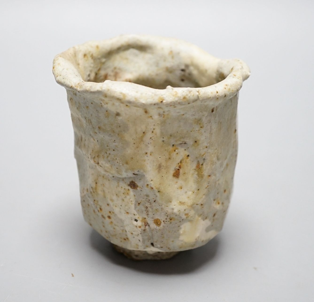 Ewen Henderson (1934-2000), a hand-built mixed laminated clay unomi, 9.5cm tall